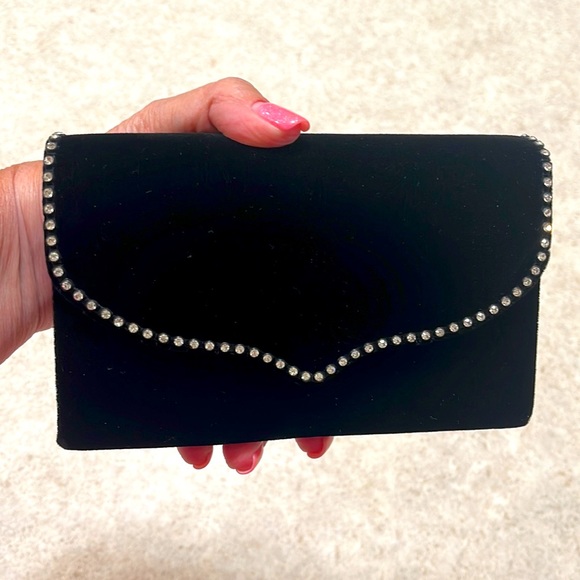 BNWT MAGID BLACK VELVET & CRYSTAL TRIM EVENING PURSE WITH STRAP OR CLUTCH STYLE - Picture 2 of 9